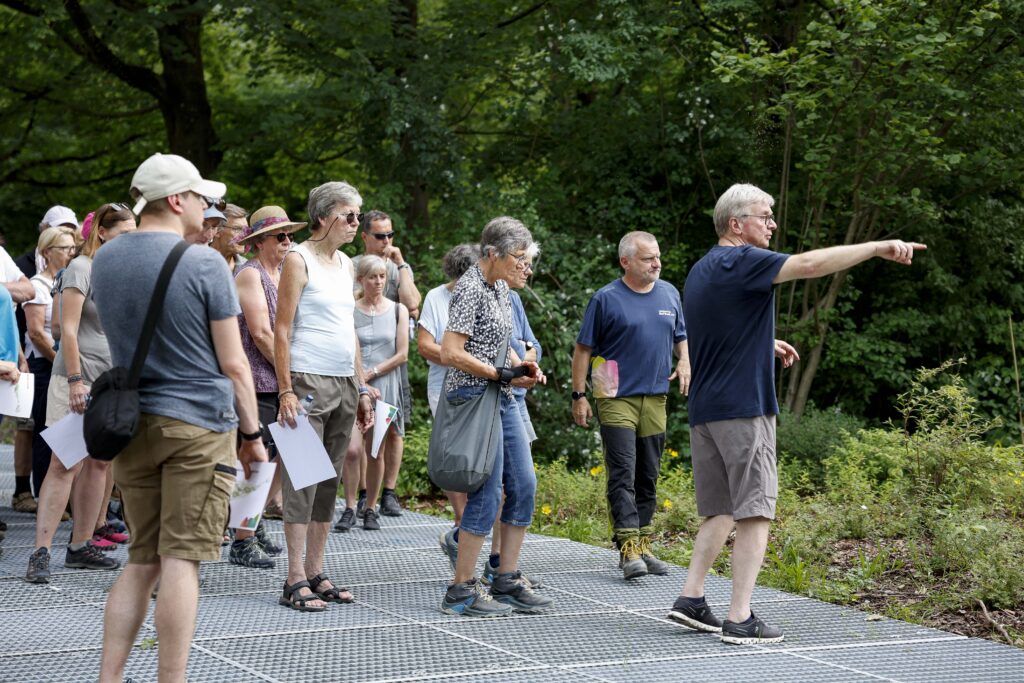 Baustellenführung, viele Menschen